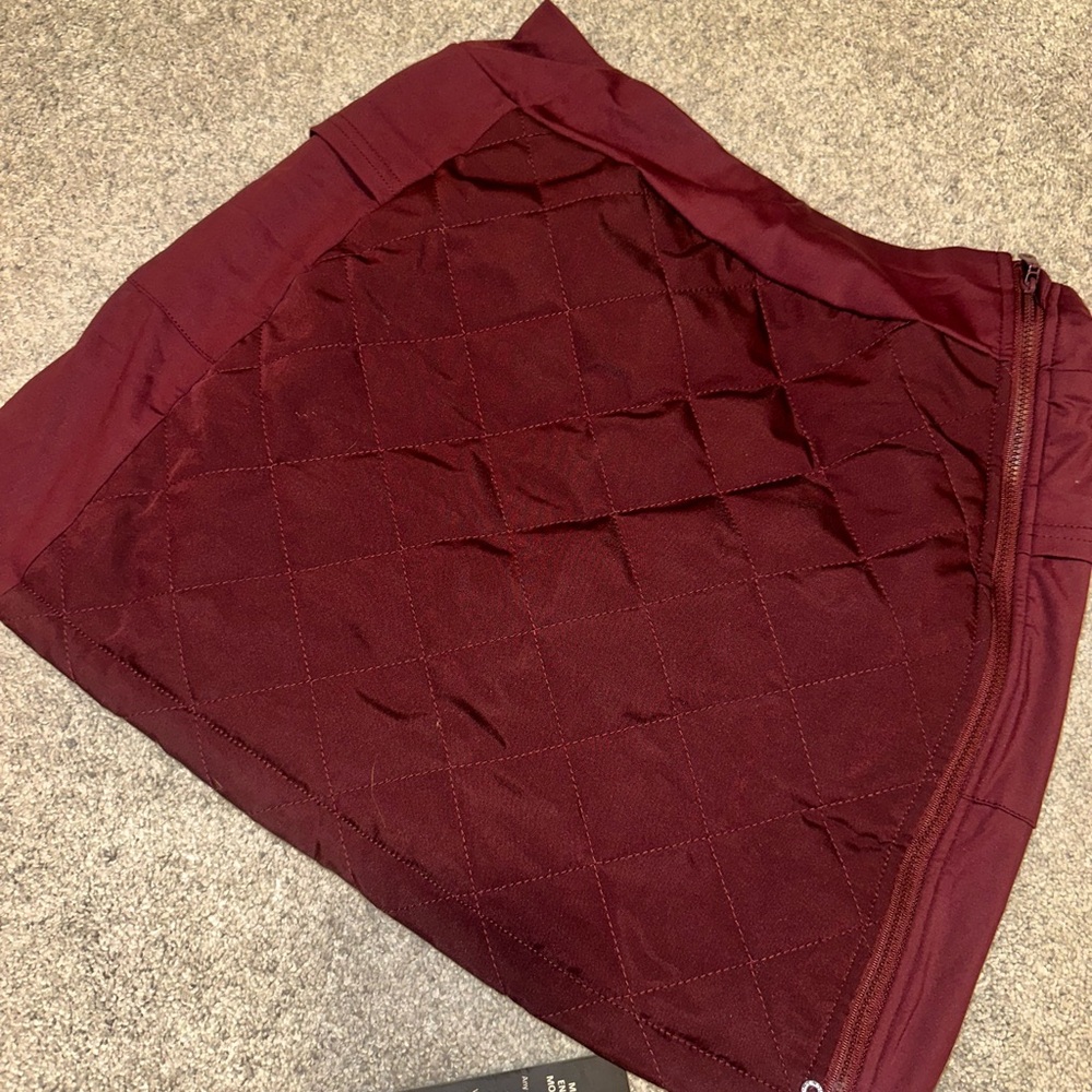 NEW with tags Quilted Burgundy Skirt Golf Skirt Warm Size Small